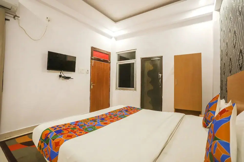 Праяградж: Fabhotel Pranjul Inn