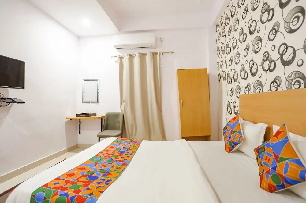 Праяградж: Fabhotel Pranjul Inn