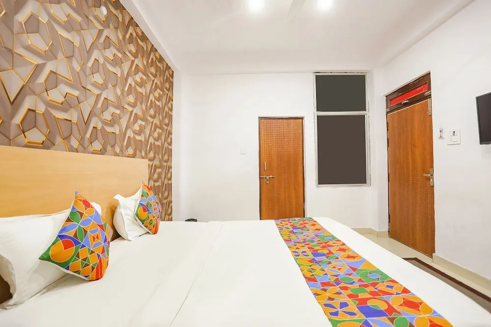 Праяградж: Fabhotel Pranjul Inn