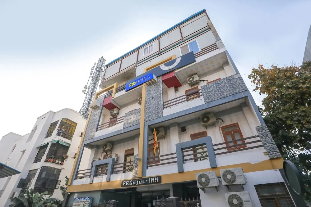 Праяградж: Fabhotel Pranjul Inn