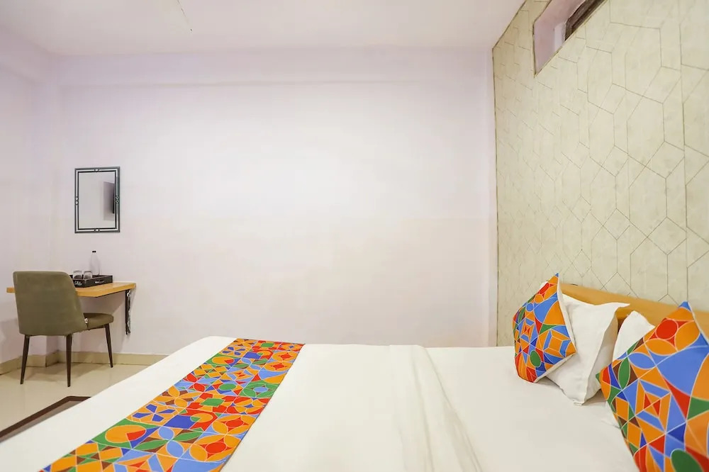 Праяградж: Fabhotel Pranjul Inn