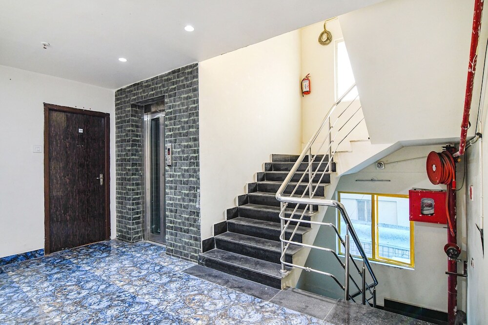 Колката: Fabhotel Grand Hazra Inn
