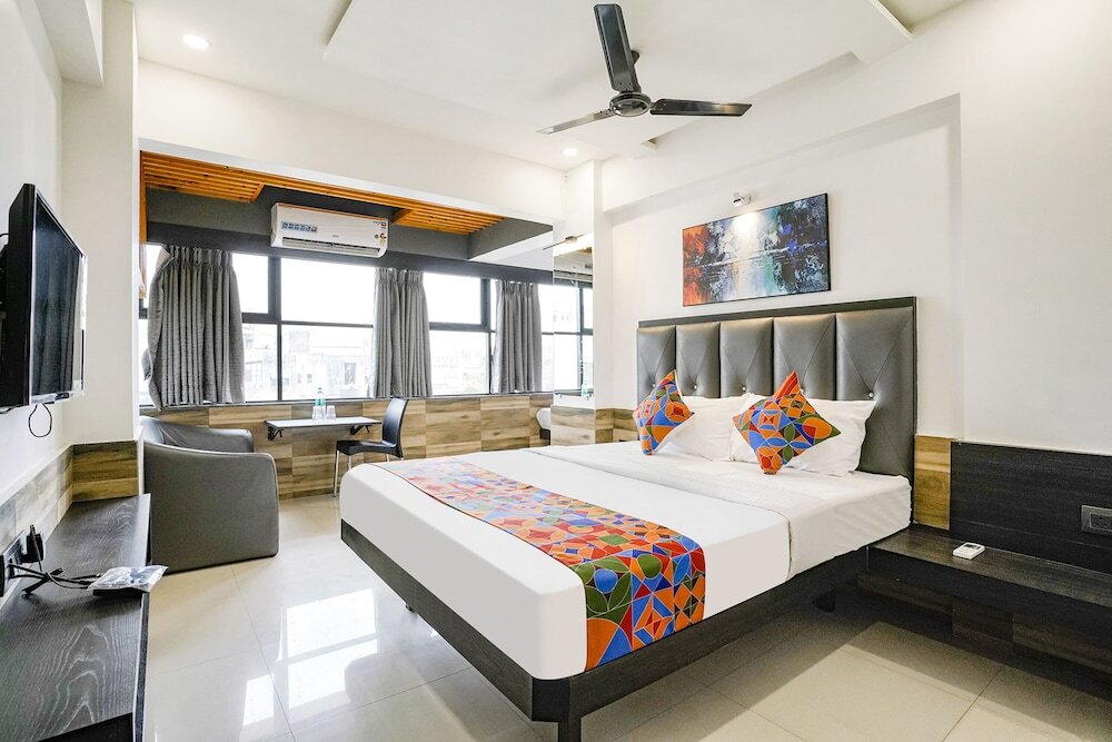 Нашик: FabHotel Prestige Elite