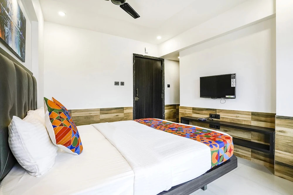 Нашик: FabHotel Prestige Elite