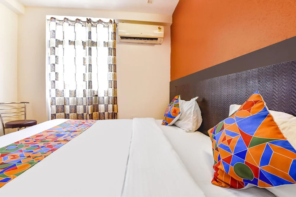 Нашик: FabHotel Prestige Elite