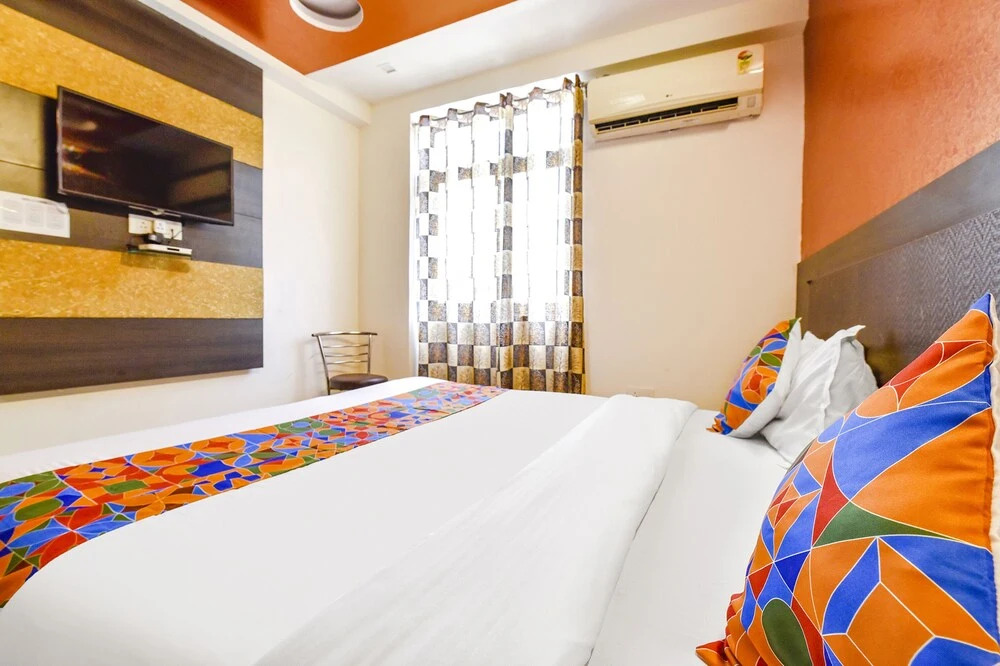 Нашик: FabHotel Prestige Elite