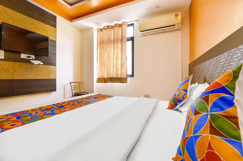 Нашик: FabHotel Prestige Elite