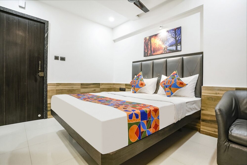 Нашик: FabHotel Prestige Elite
