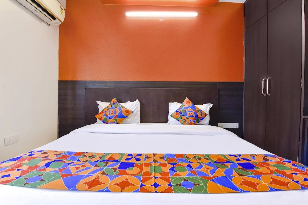 Нашик: FabHotel Prestige Elite