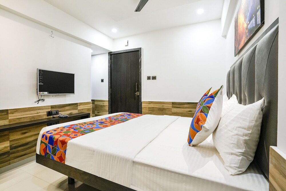 Нашик: FabHotel Prestige Elite