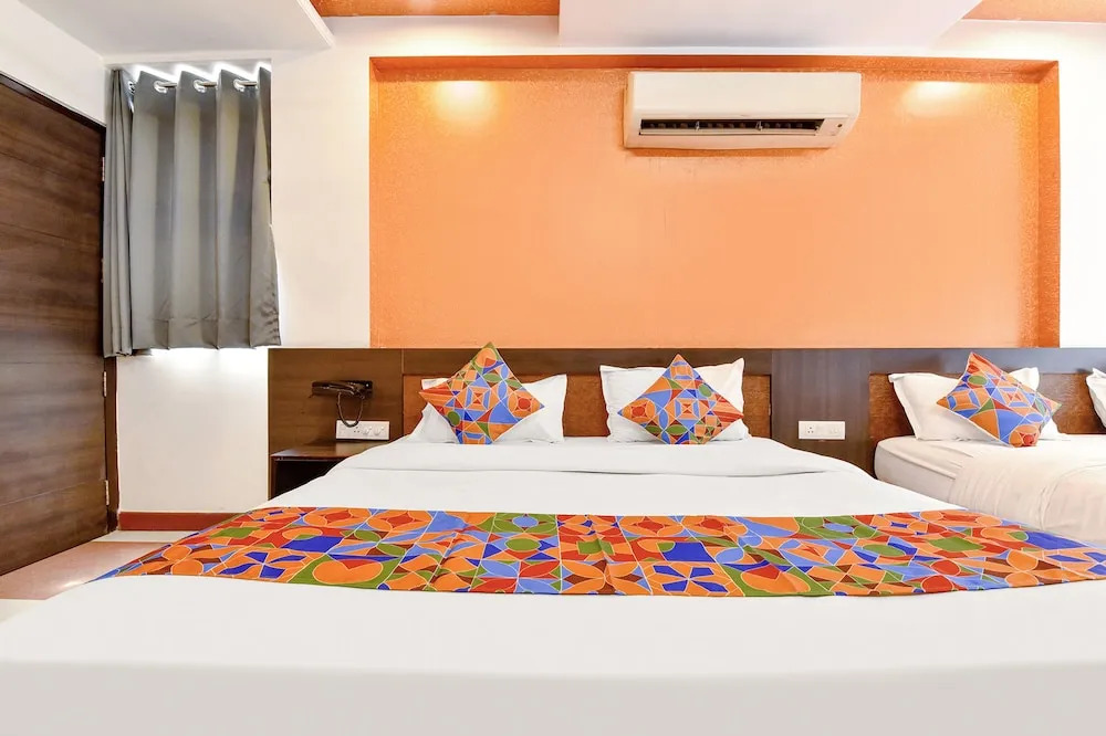 Нашик: FabHotel Prestige Elite