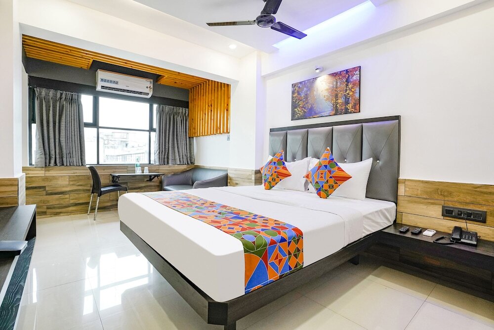 Нашик: FabHotel Prestige Elite