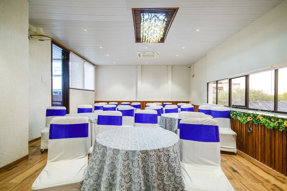 Индаур: Fabhotel Awadhvue