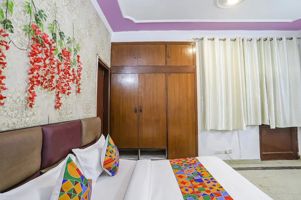 Нойда: Fabhotel Happy Stay