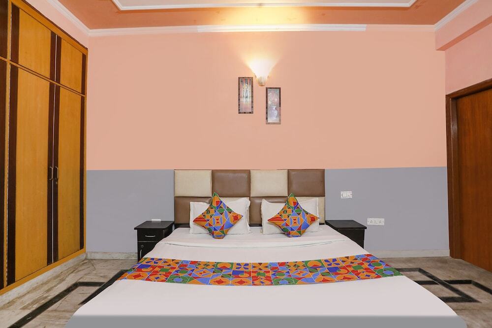 Нойда: Fabhotel Happy Stay