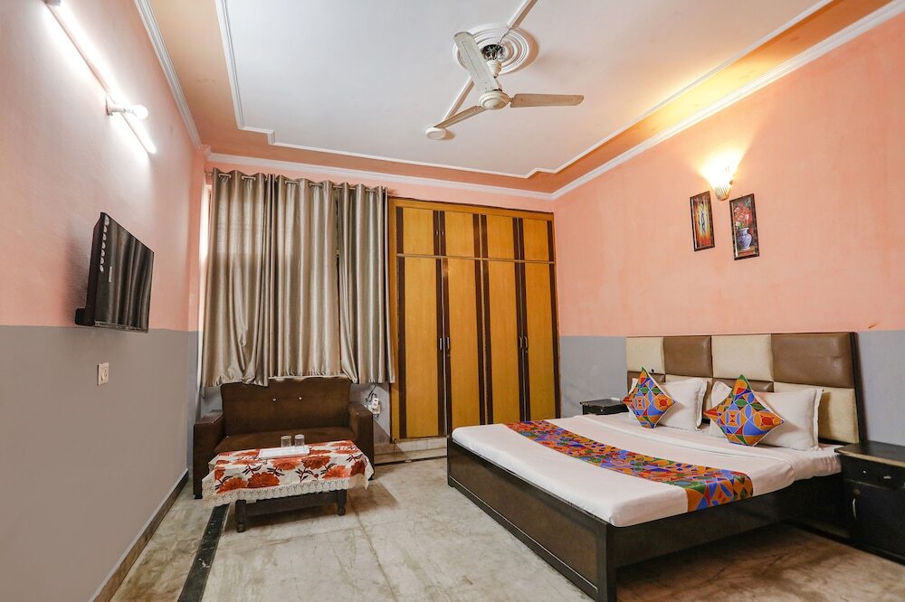 Нойда: Fabhotel Happy Stay