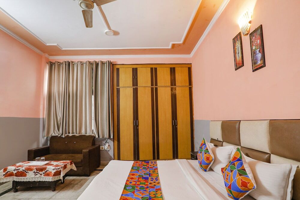 Нойда: Fabhotel Happy Stay