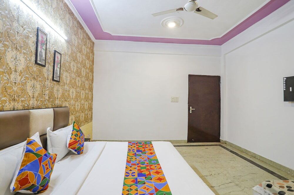 Нойда: Fabhotel Happy Stay