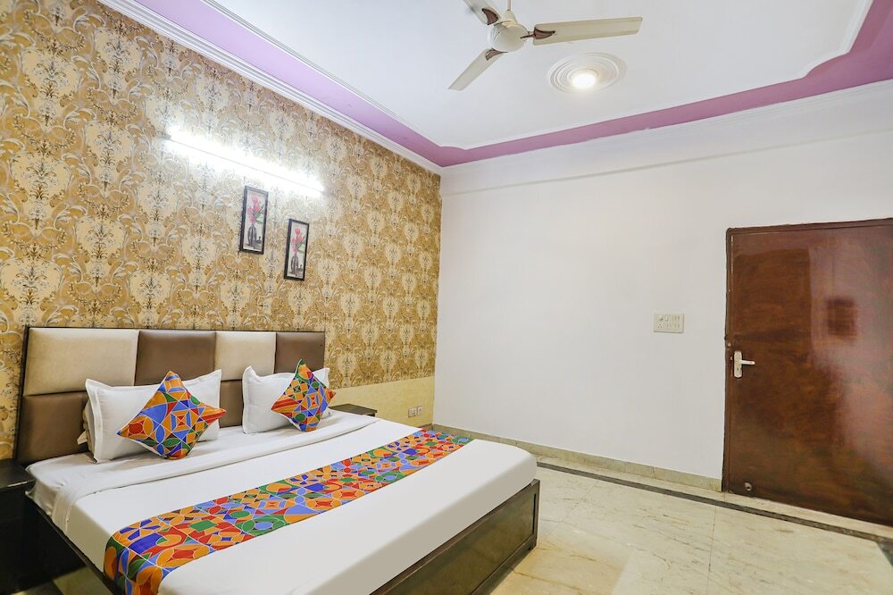 Нойда: Fabhotel Happy Stay