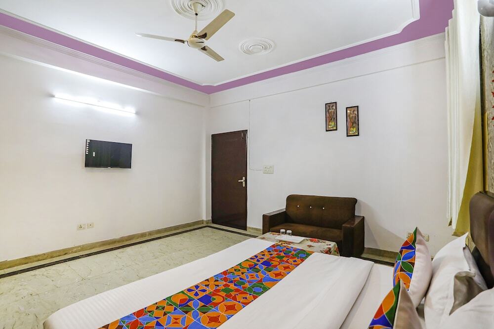 Нойда: Fabhotel Happy Stay