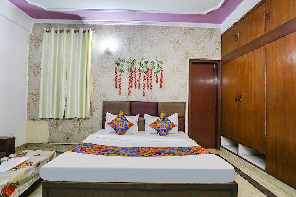 Нойда: Fabhotel Happy Stay
