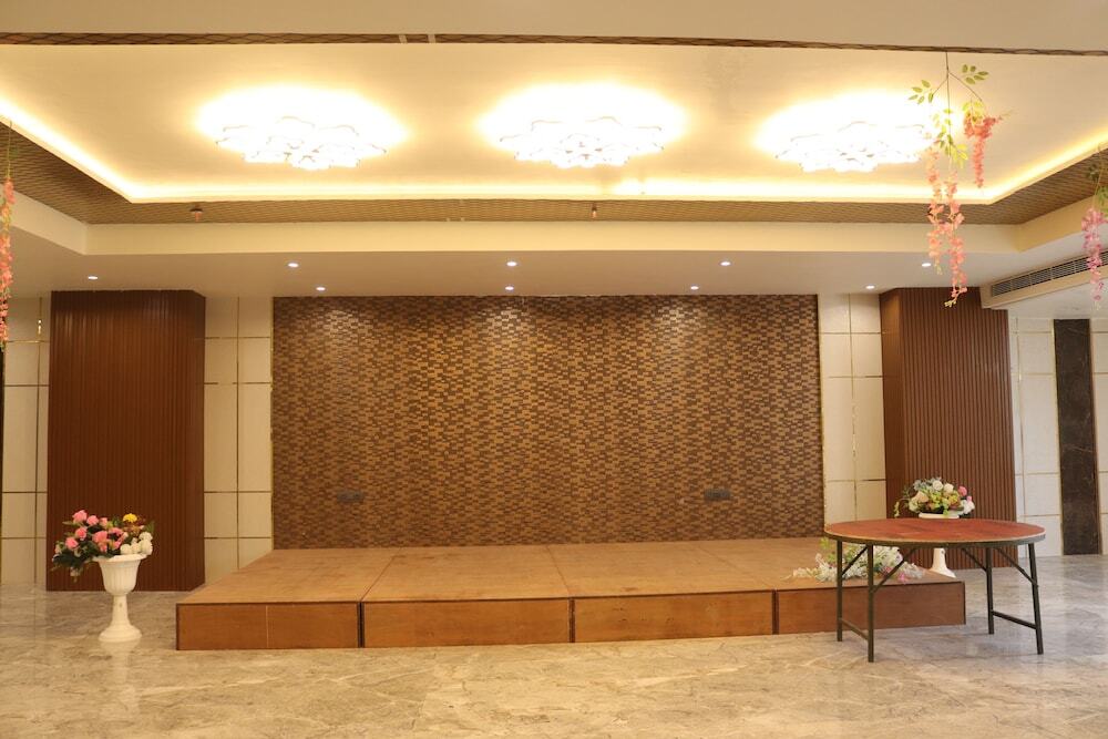 Гвалиор: Hotel Maxsun Gwalior