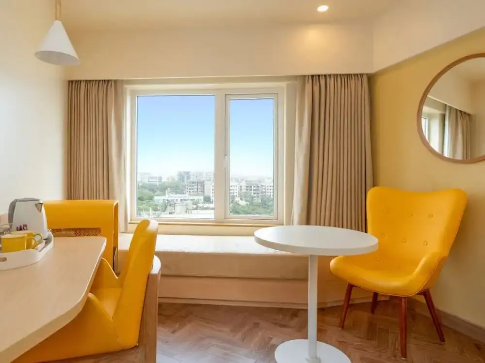 Мумбаи: Bloom Hub WEH Andheri
