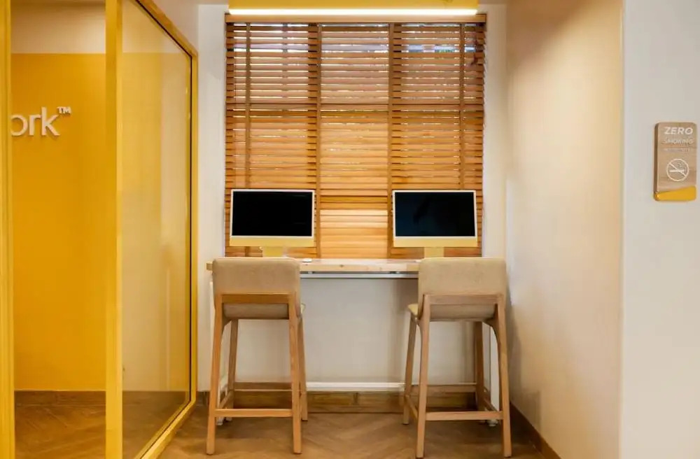 Мумбаи: Bloom Hub WEH Andheri