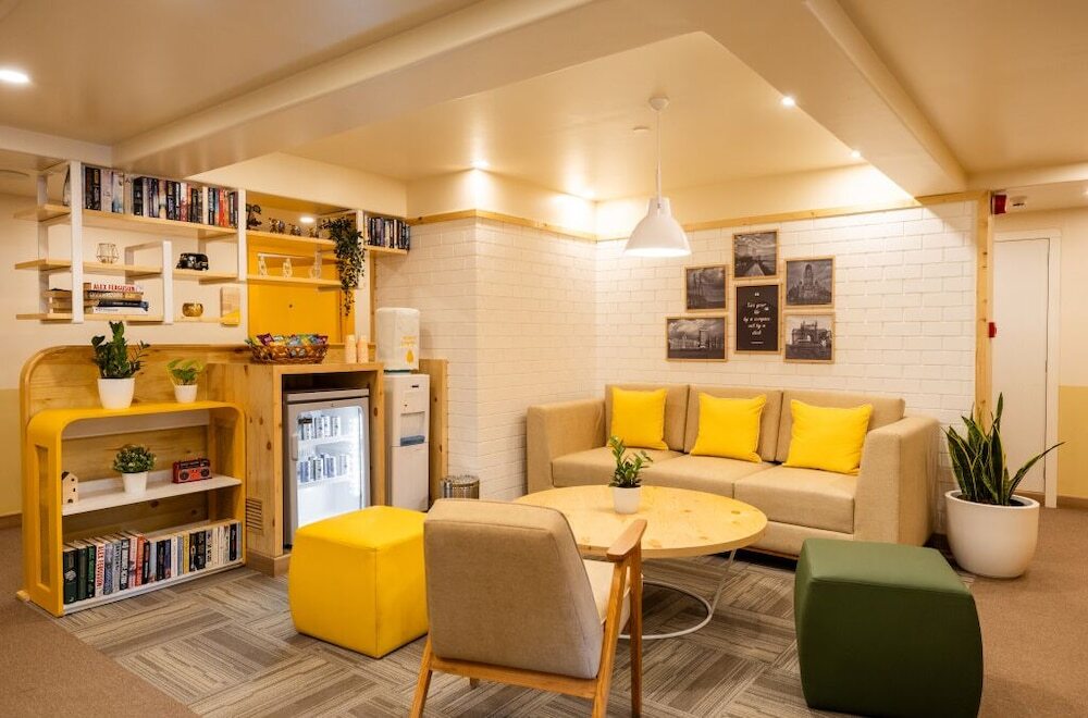Мумбаи: Bloom Hub WEH Andheri