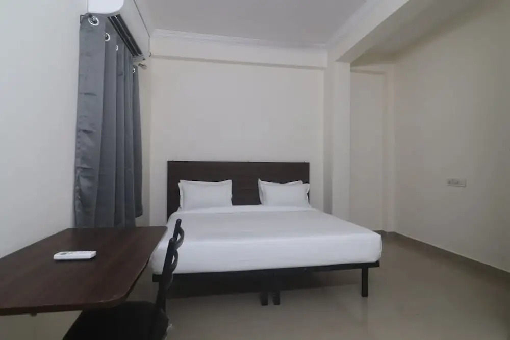 Хидерабад: iROOMZ Hotel SBR