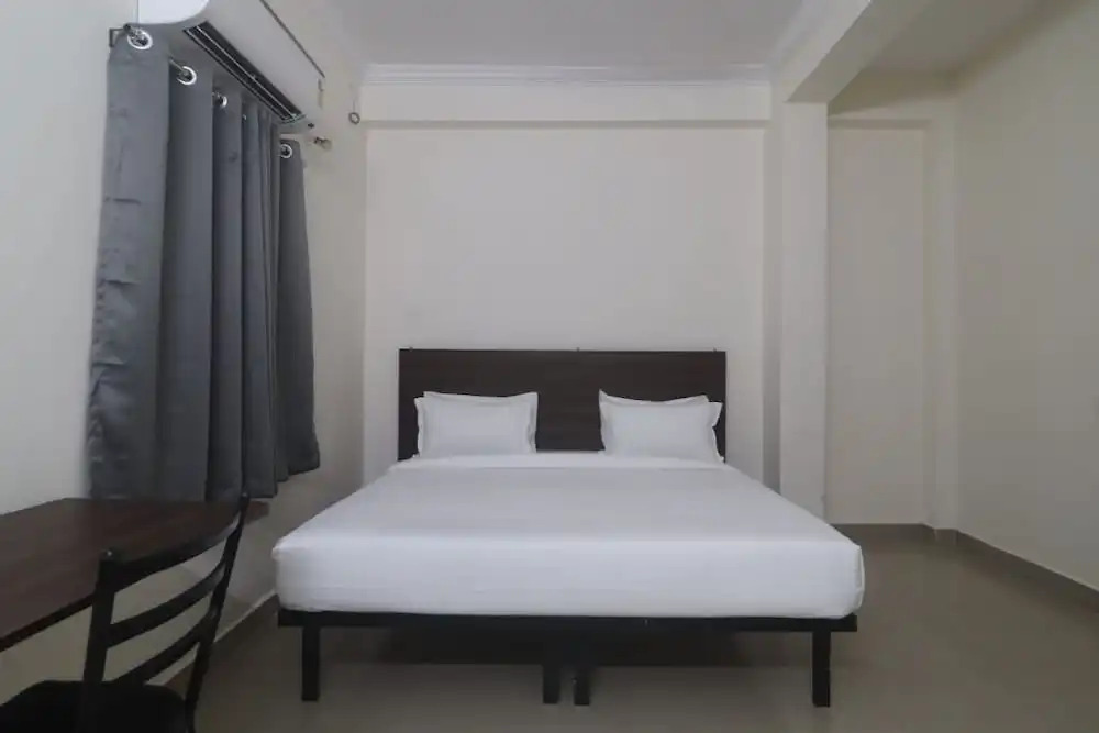 Хидерабад: iROOMZ Hotel SBR