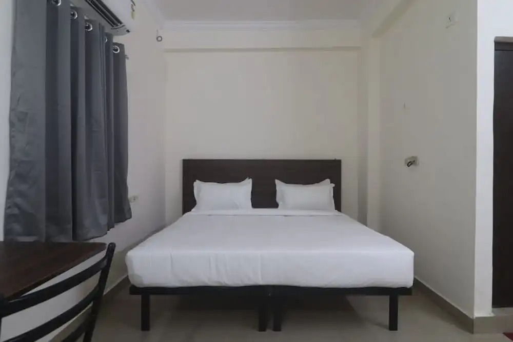 Хидерабад: iROOMZ Hotel SBR