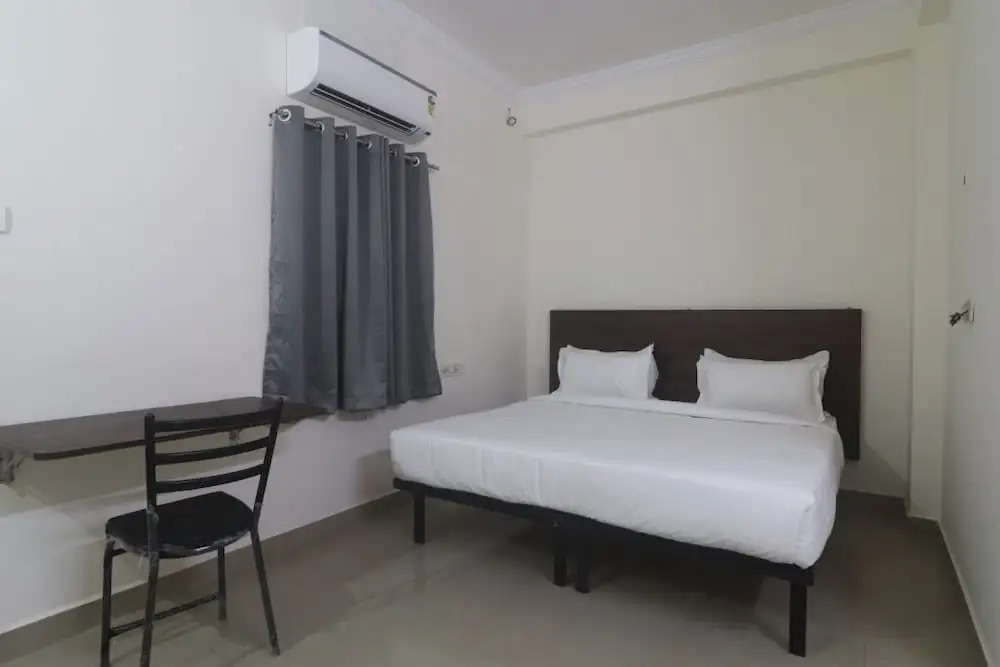 Хидерабад: iROOMZ Hotel SBR