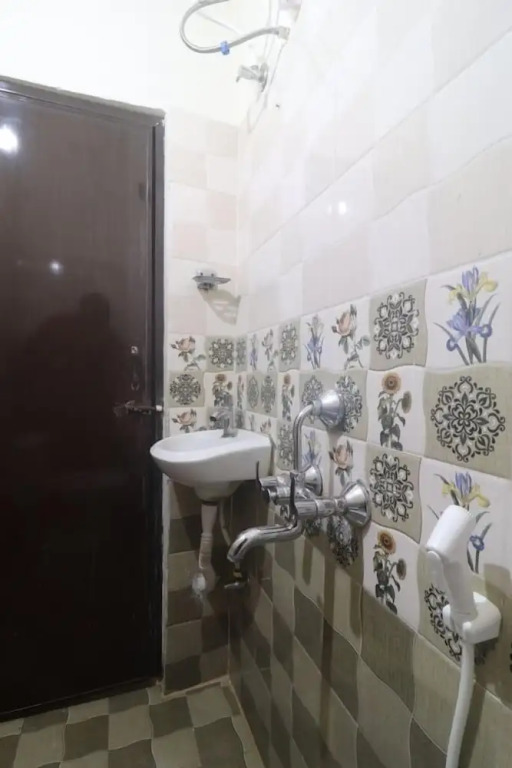 Хидерабад: iROOMZ Hotel SBR