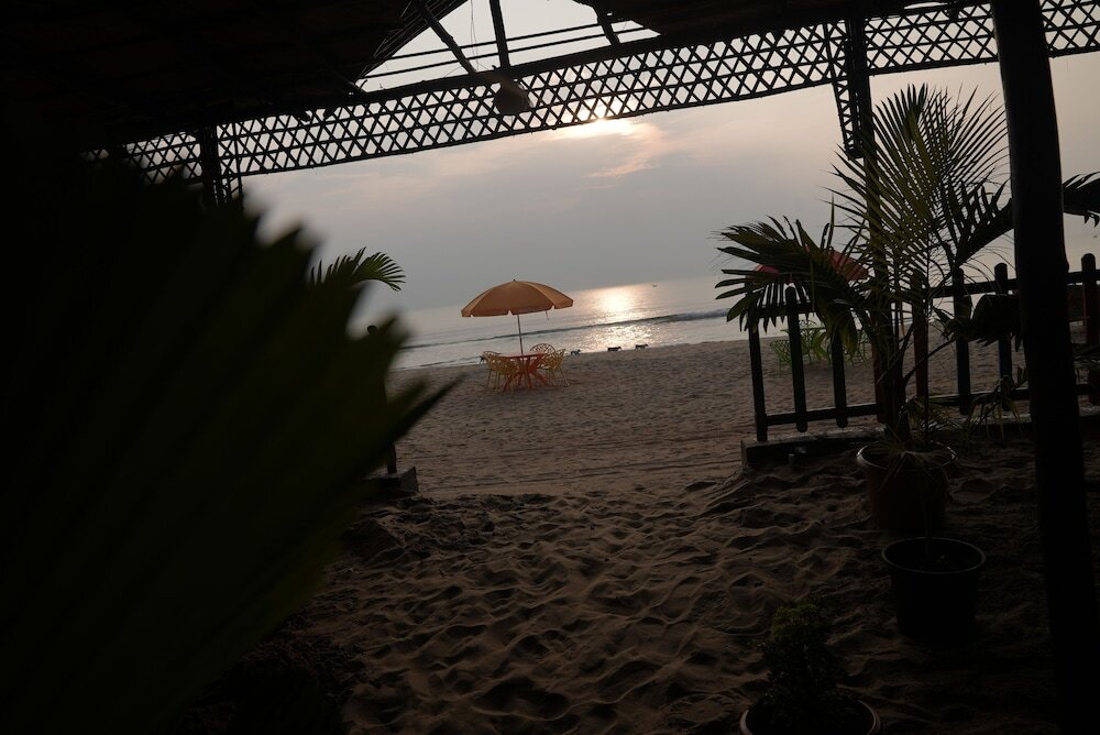 Гокарна: Livin Waves Beach stay and cafe