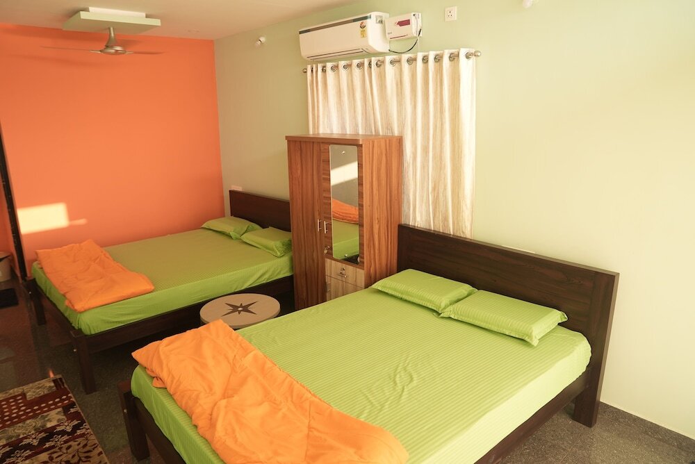 Гокарна: Livin Waves Beach stay and cafe