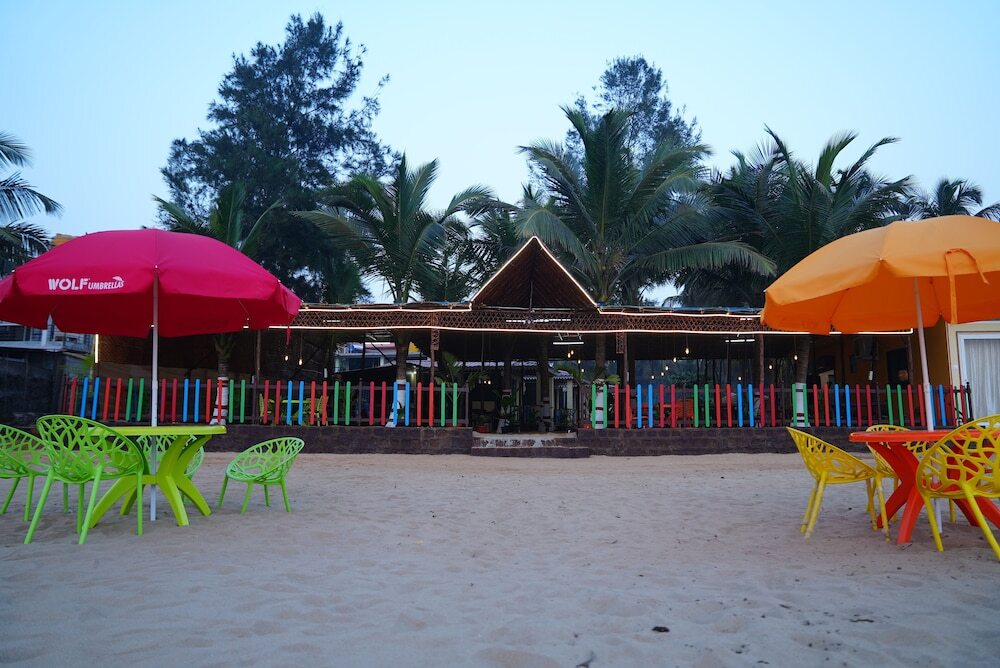 Гокарна: Livin Waves Beach stay and cafe