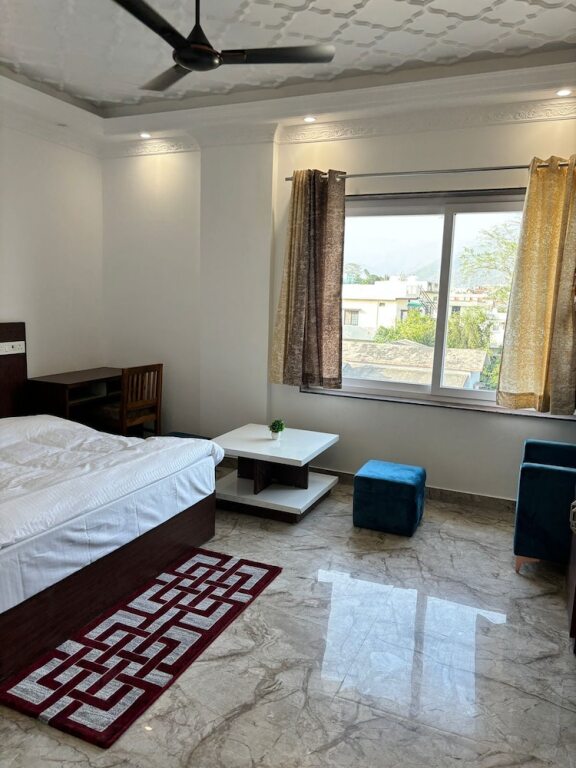 Наинитал: Hotel white inn