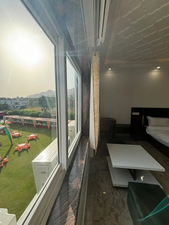 Наинитал: Hotel white inn