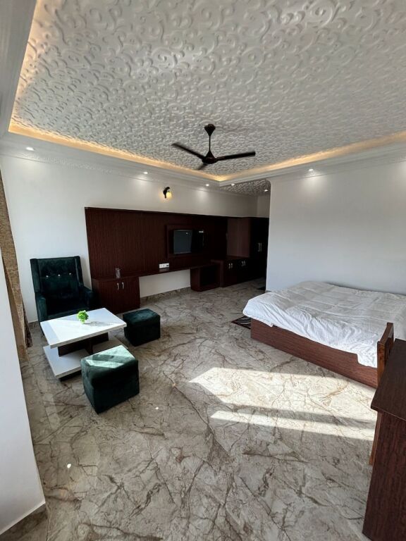 Наинитал: Hotel white inn