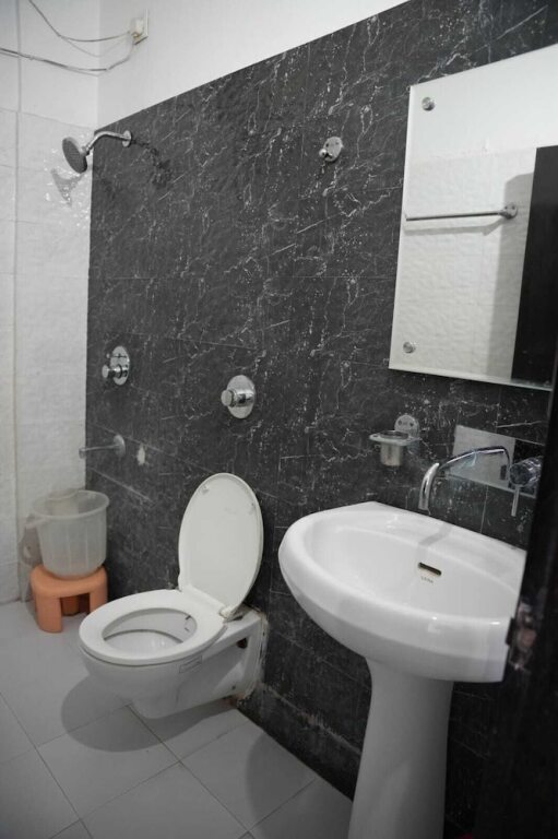 Дехрадун: Benison Guest House