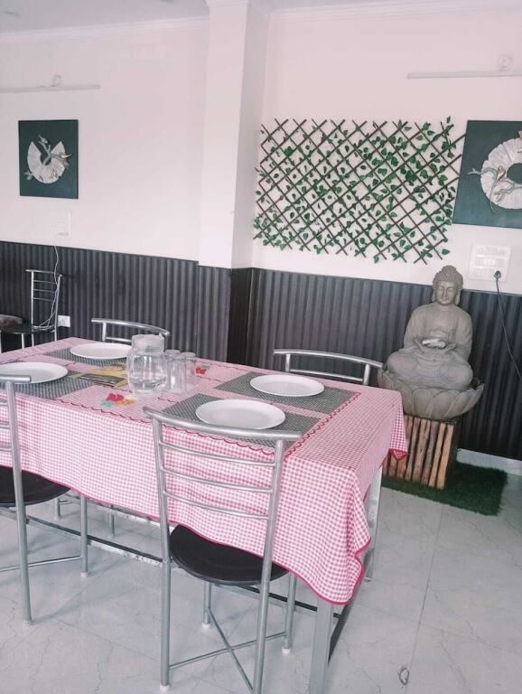 Дехрадун: Benison Guest House