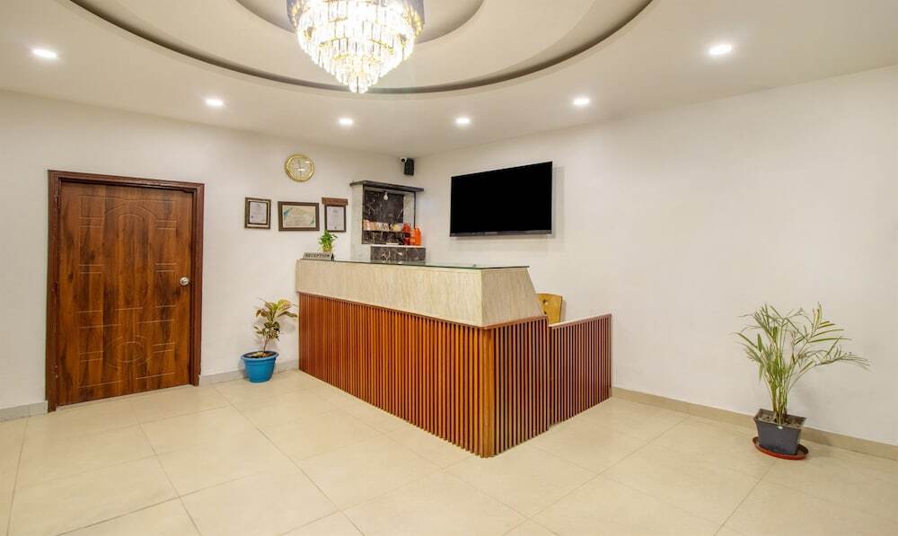 Тхане: Treebo Shree Krishnam Residency