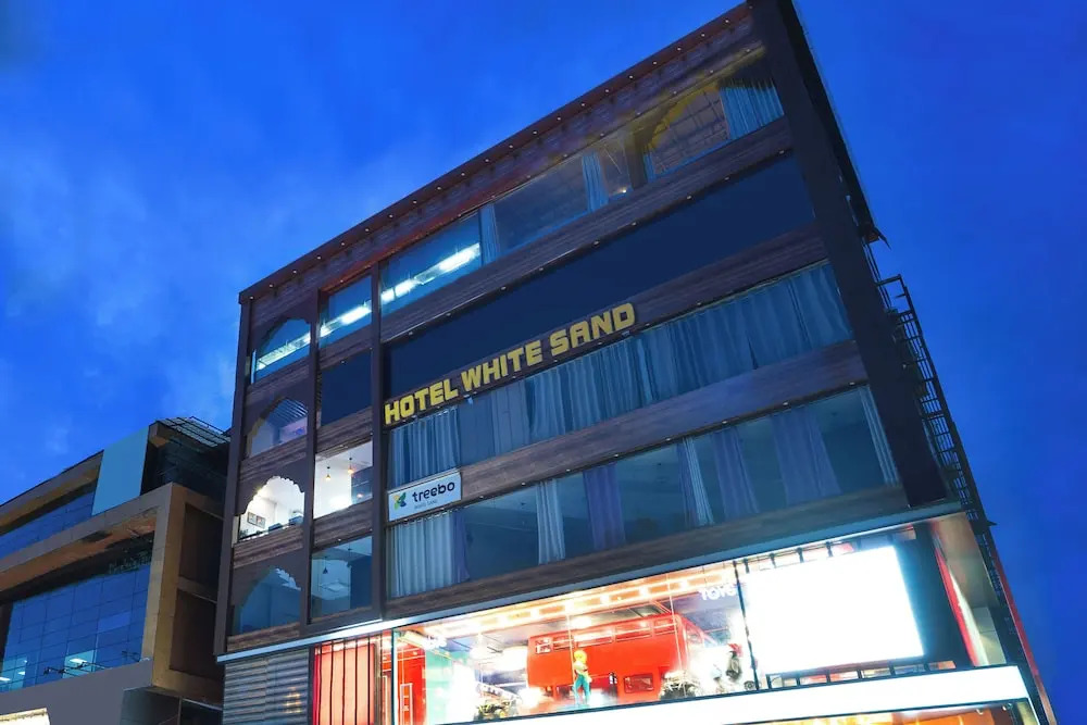 Дехрадун: Treebo White Sand