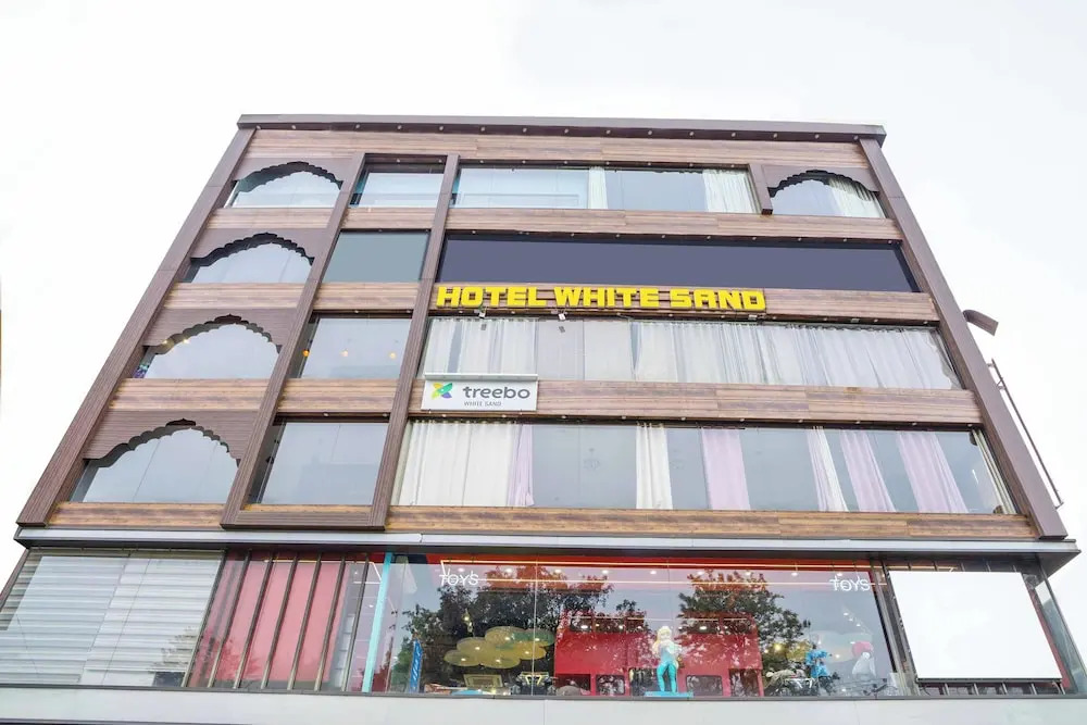 Дехрадун: Treebo White Sand