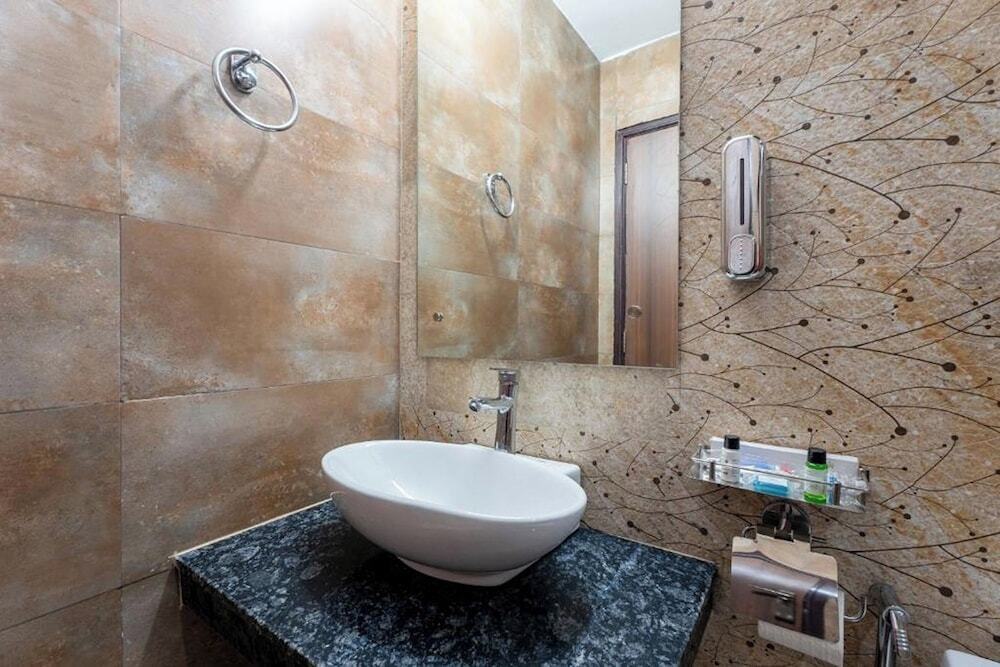 Гуруграм: Plum Tree Hotels
