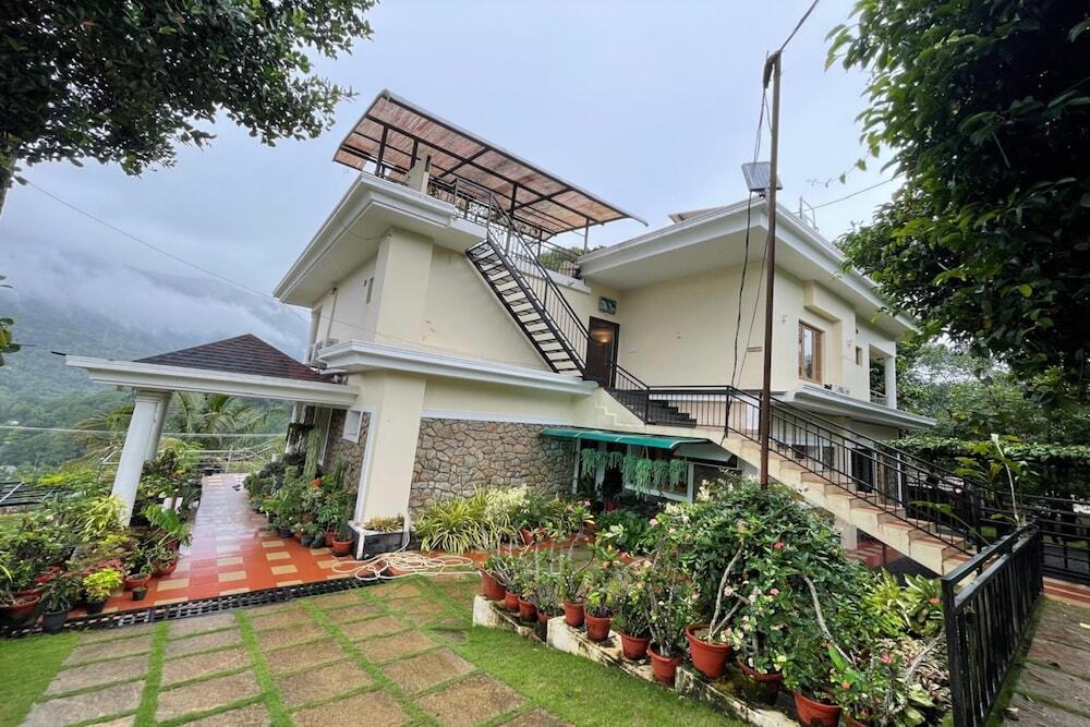 Муннар: AyurGem Ayurveda Yoga &  Wellness Retreat