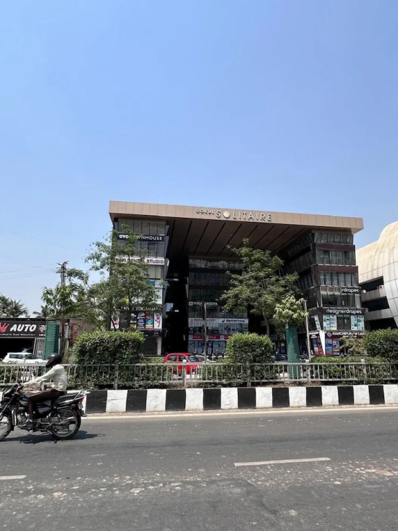 Сурат: Hotel Gokul Solitaire - Surat