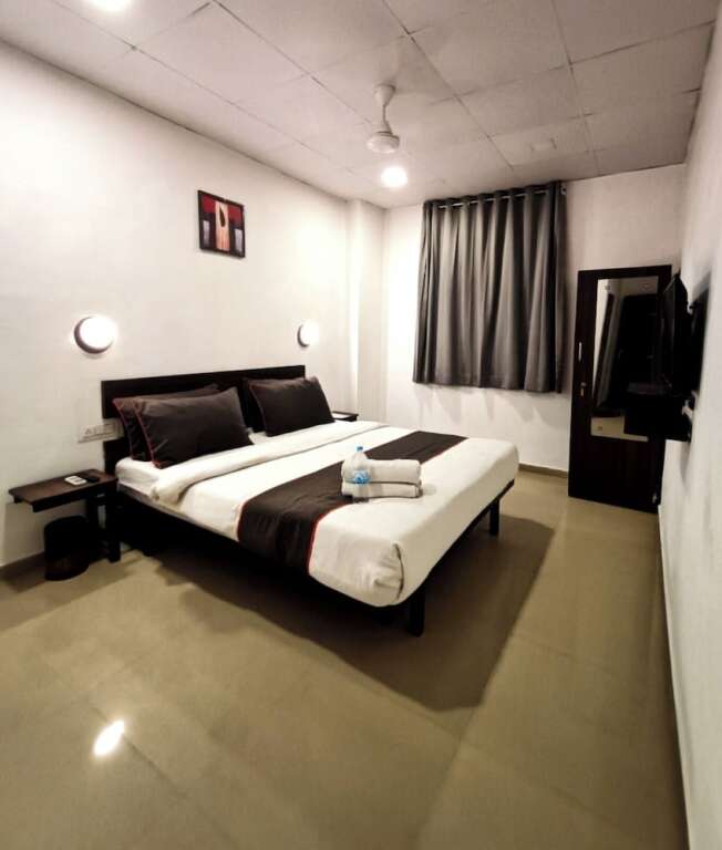 Сурат: Hotel Gokul Solitaire - Surat