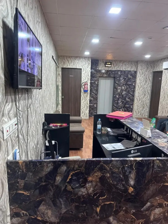 Сурат: Hotel Gokul Solitaire - Surat